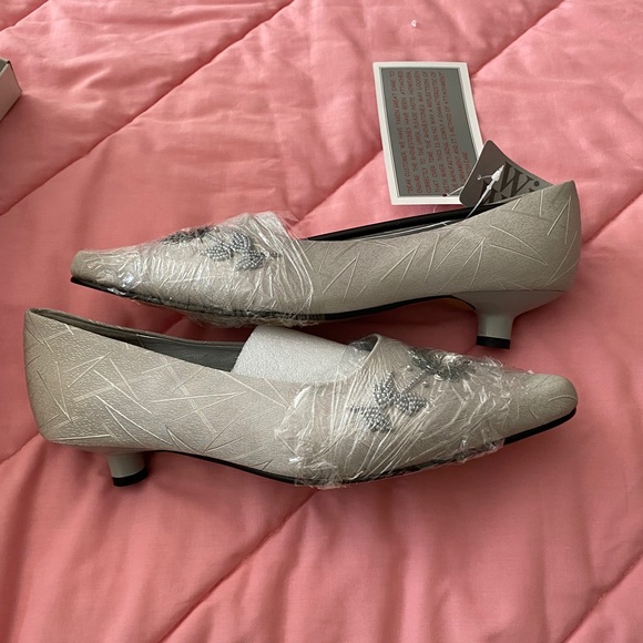 Floral Collection Women’s Evening Shoe - Picture 3 of 9